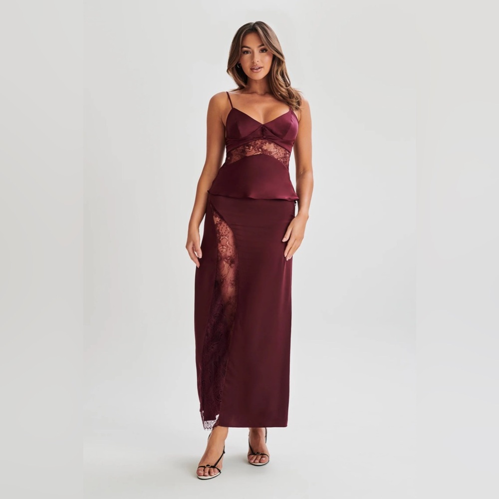 NWT MESHKI Luella Lace Top and Skirt Set in Plum